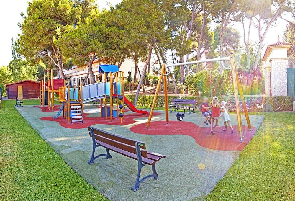 Sahara Nubia Gobi Hotell Ses Cadenes Exteriör bild Playground in the park