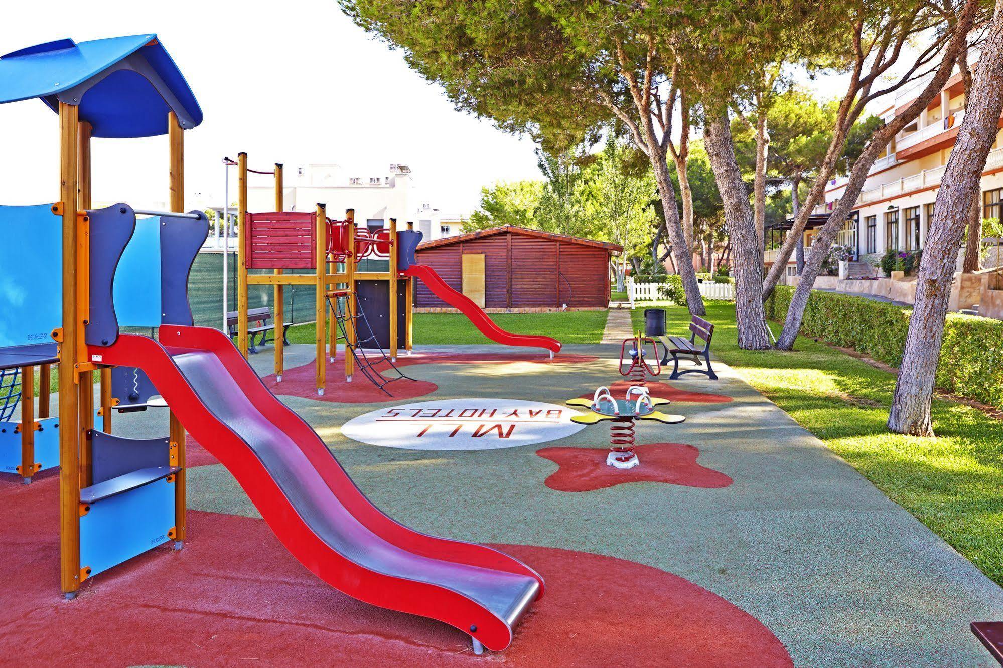 Sahara Nubia Gobi Hotell Ses Cadenes Exteriör bild Playground